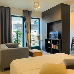 Cozy Friendly Place With Free Parking Prag
